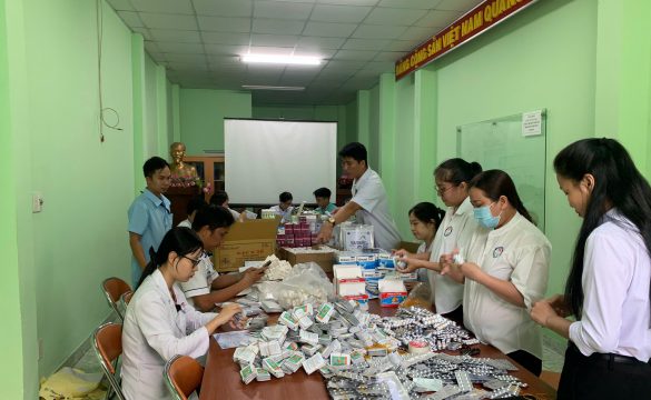 BỆNH VIỆN PHẠM NGỌC THẠCH TIẾP TỤC CHUNG TAY HỖ TRỢ BÀ CON MIỀN TRUNG